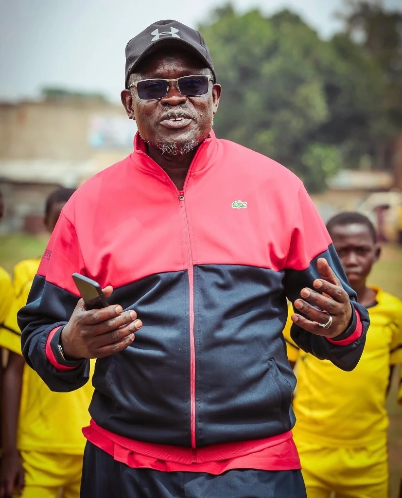 Mentor Sports founder coaching on the training pitch